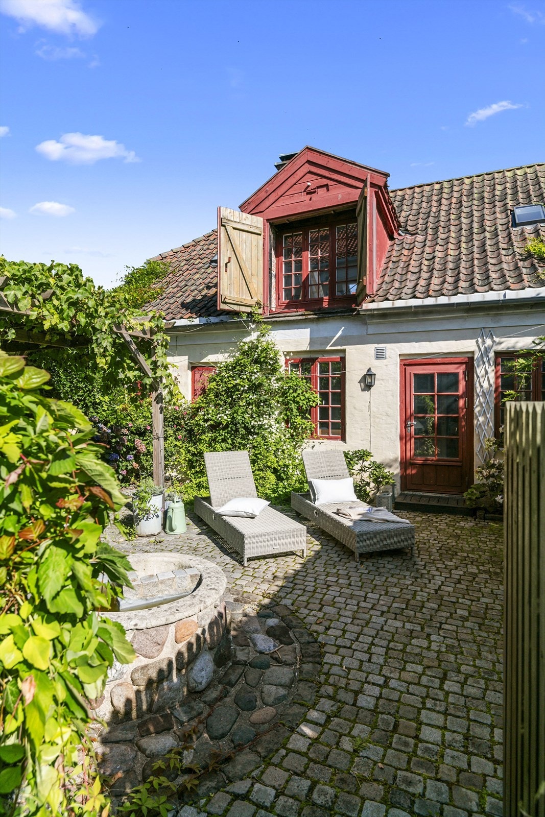 Bakhagen er svært frodig og idyllisk. Galleribilde