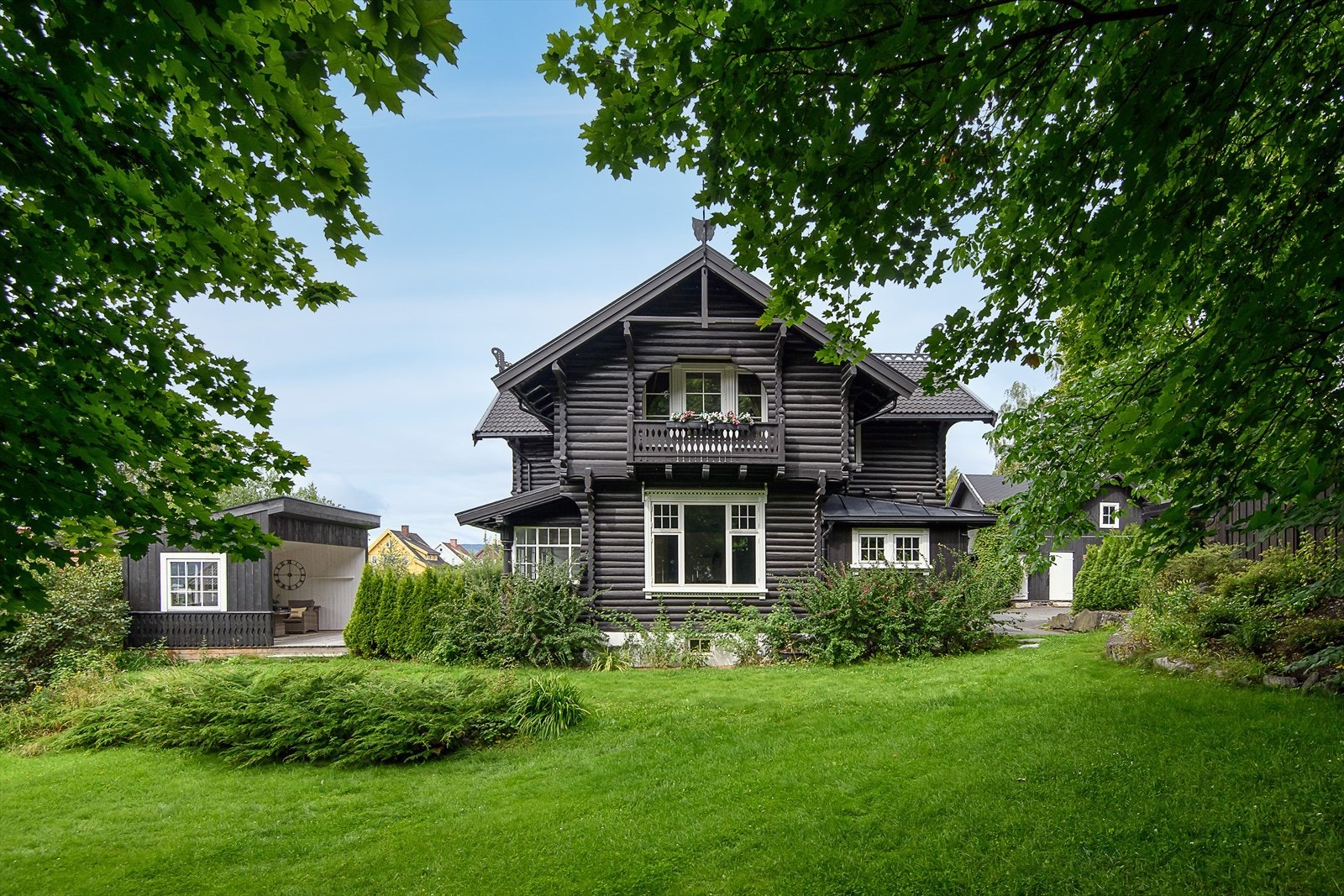 Dagens eiere har tatt godt vare på og oppgradert/vedlikeholdt eiendommen. Den opprinnelige stilen er forsøkt bevart så langt som mulig. Galleribilde