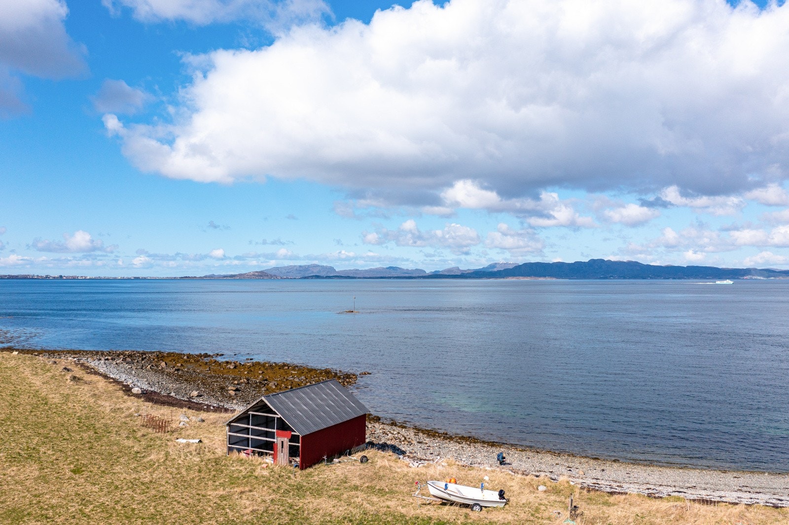 Restene av gamle Kong Øysteins Havn er skjult under vann. Det er her vikingene gikk i land. Galleribilde