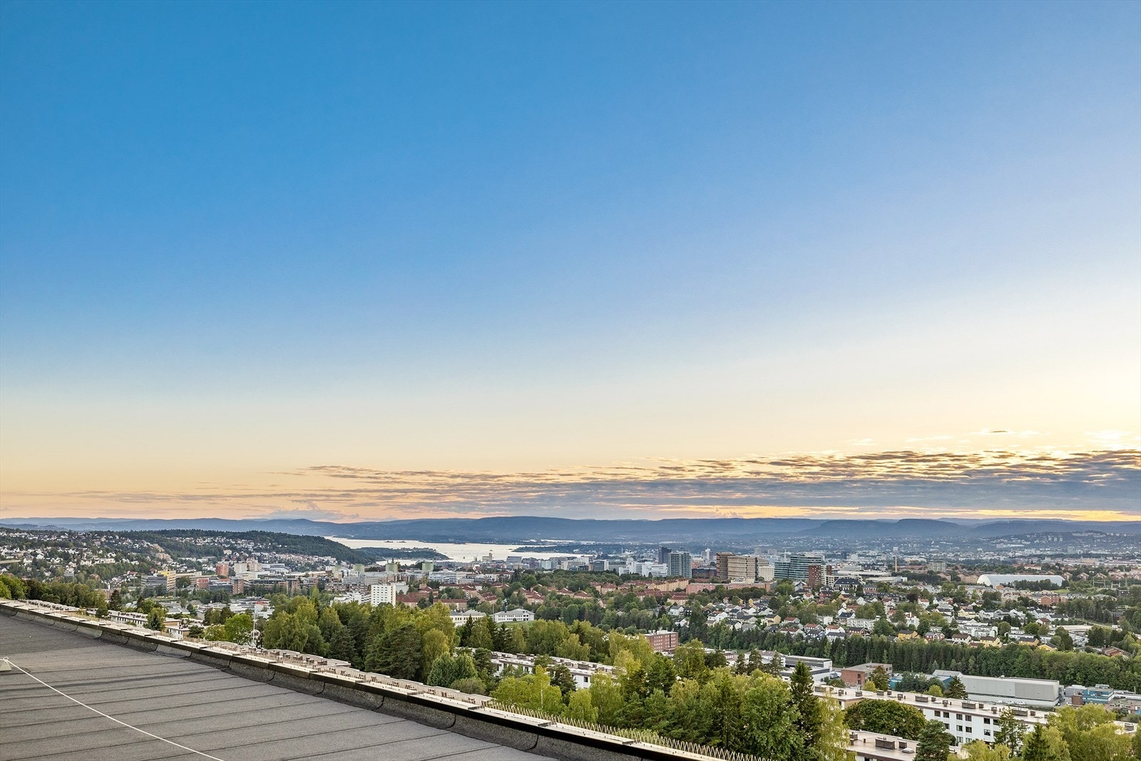 Tilgang til felles takterrasse. Galleribilde
