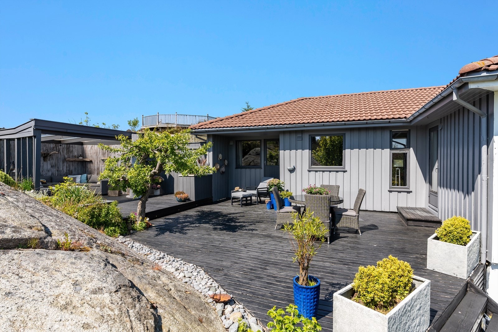 Fra stuen har en utgang til herlig terrasse. Galleribilde