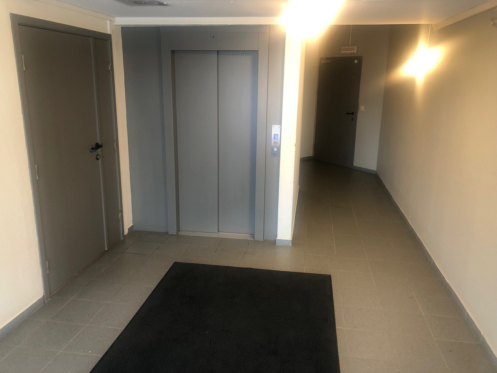 Ny heis i bygget Galleribilde
