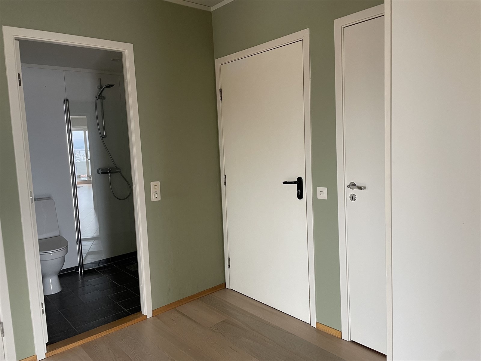 Gjestebad / Bathroom for guest Galleribilde