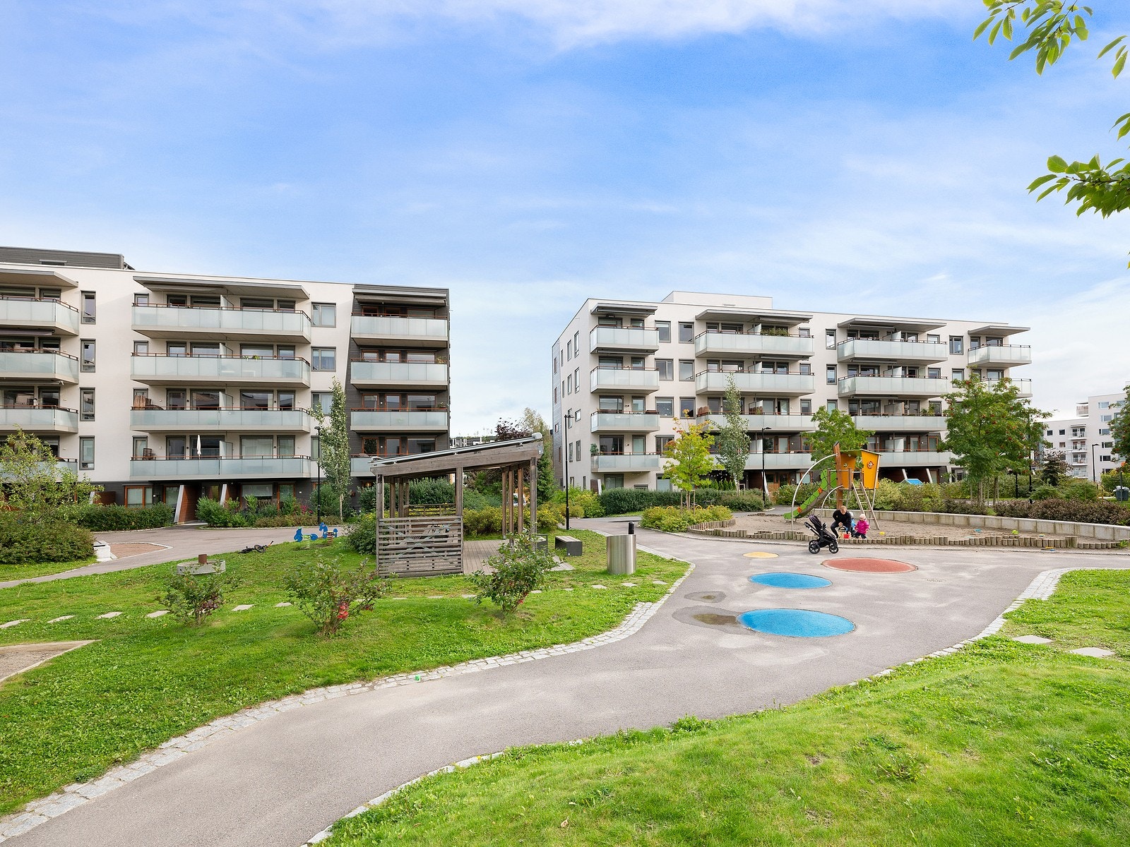Du får barnehage på området, og kort vei til skole, Lørens fasiliteter og t-bane Galleribilde