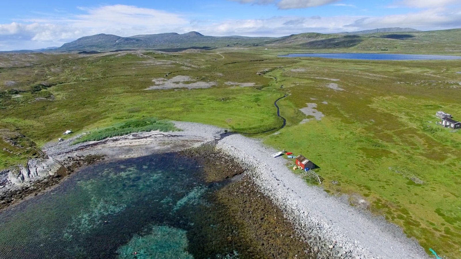 Ytter-Rasskeila 10 - Eiendommen "Solheim" har 133 meter strandlinje. Det er jakt- og fiskemuligheter i området. Galleribilde