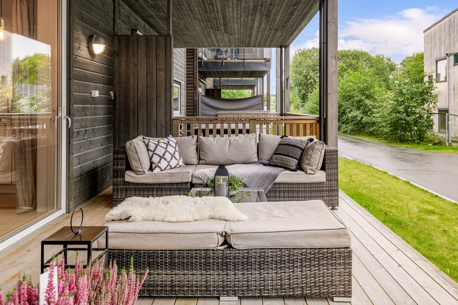 Romslig terrasse på 21 kvm. Galleribilde
