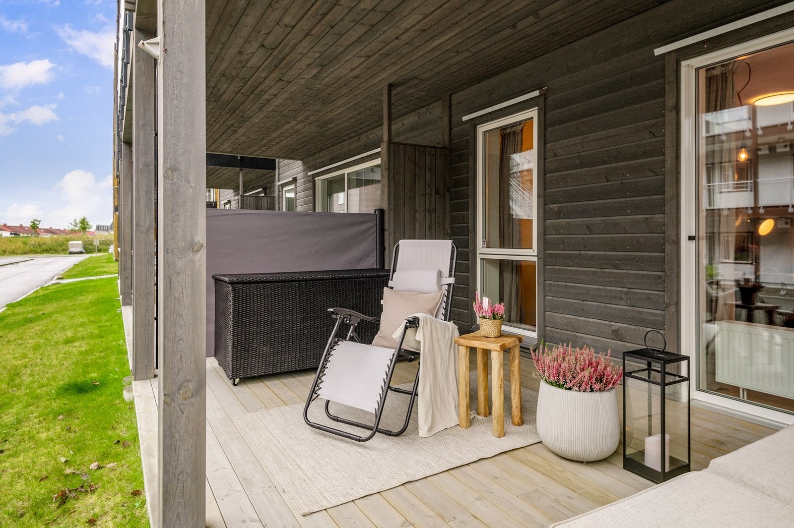 God plass til møbleringsmuligheter på terrassen. Galleribilde