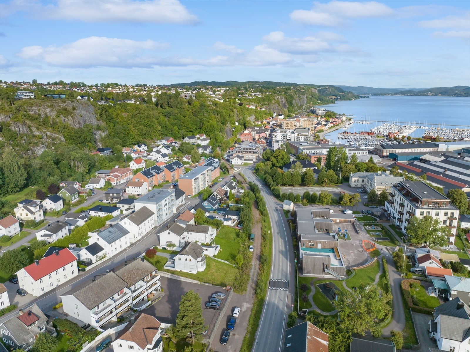 Det er kort vei til sentrum og jernbanestasjon Galleribilde