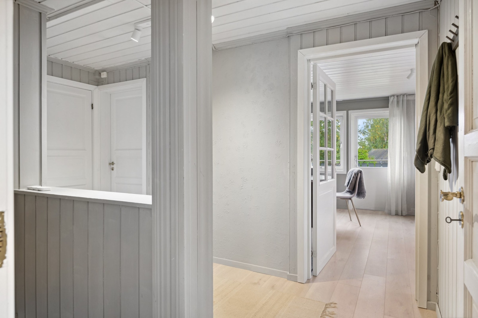 Gangen med videre tilgang til de øvrige rom Galleribilde