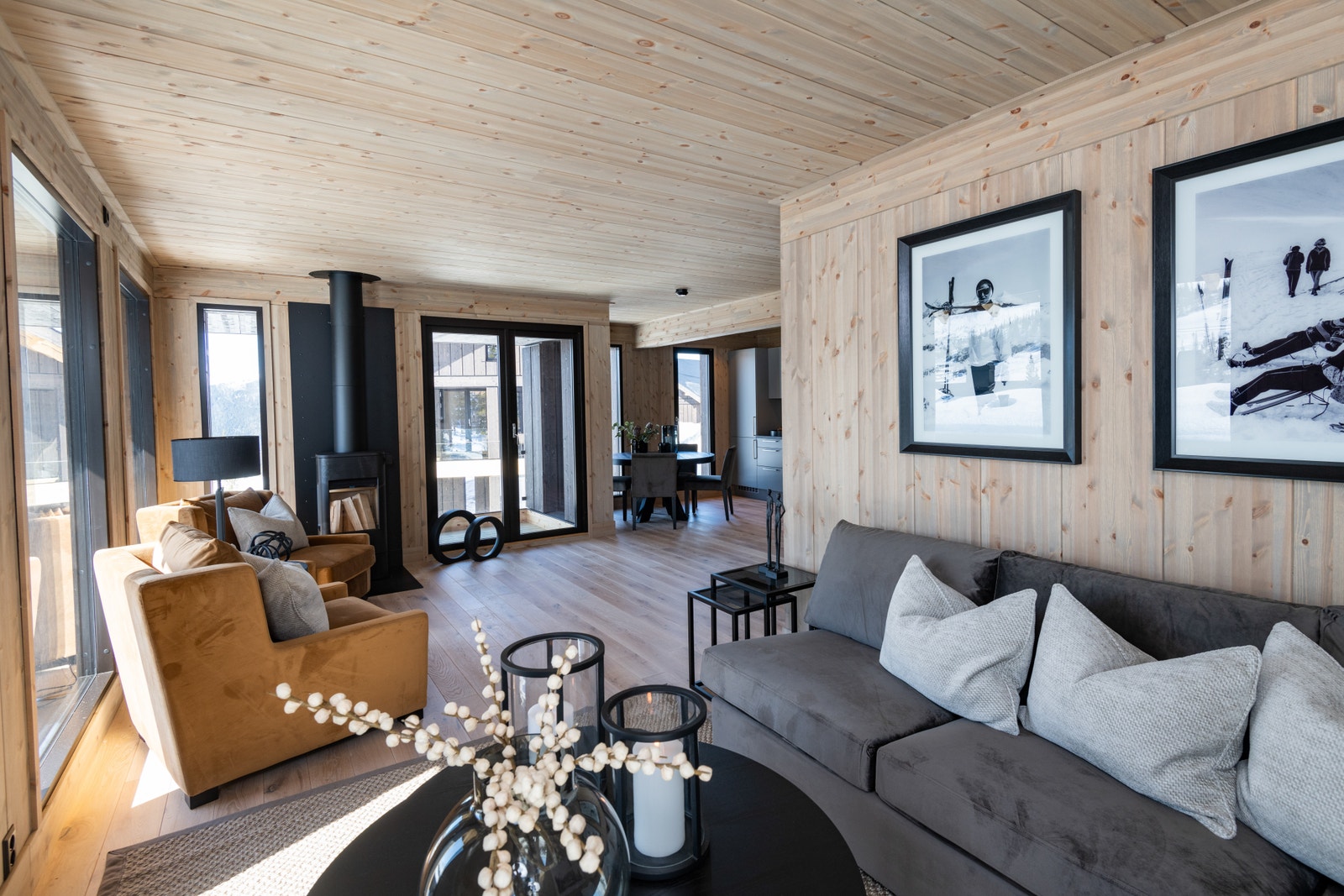 Flere sosiale soner i hovedetasjen. Galleribilde