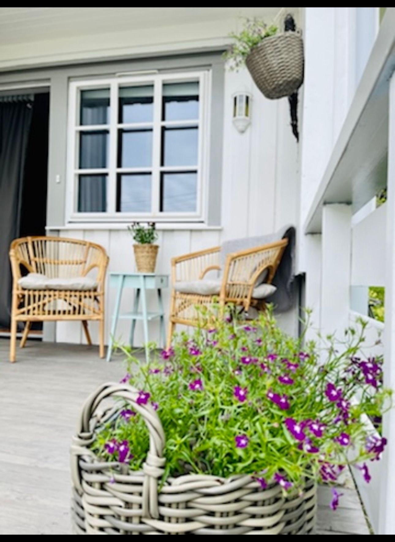 Terrasse ut fra soverom i hovedetg, her får du morgensol Galleribilde