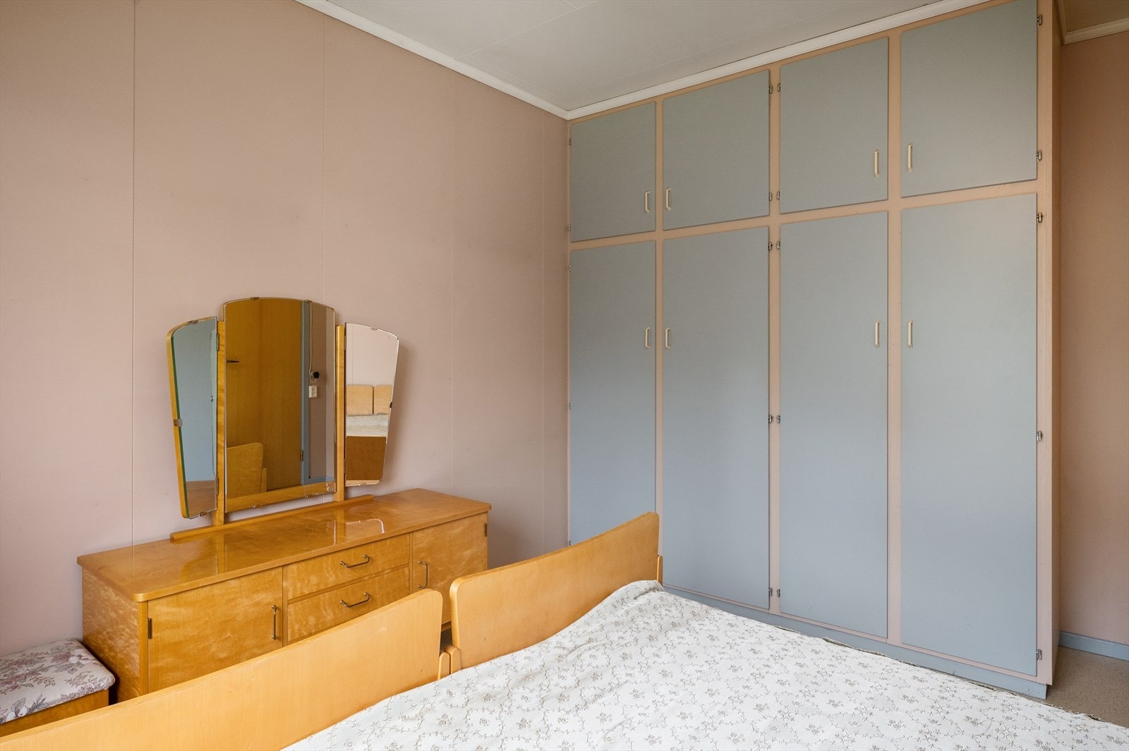 Alle rommene er romslige og det er plass til både dobbeltseng og klesskap. Galleribilde