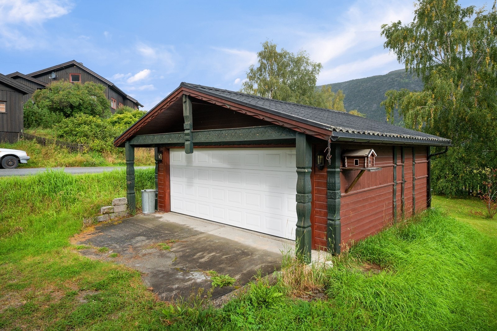 Tilhørende dobbel garasje. Galleribilde