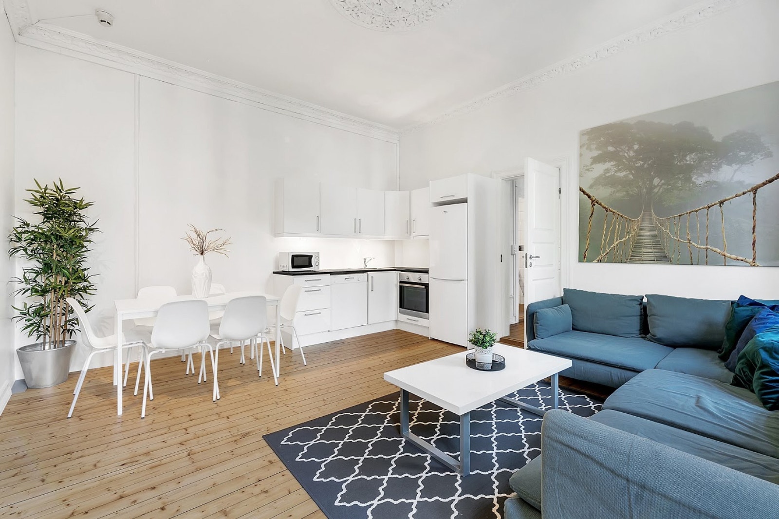 Stue + åpen plan kjøkken Galleribilde