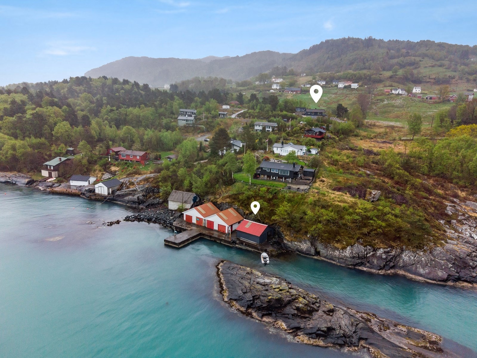 Stor hytte, anneks på 20 kvm, naust og svært god standard! Galleribilde