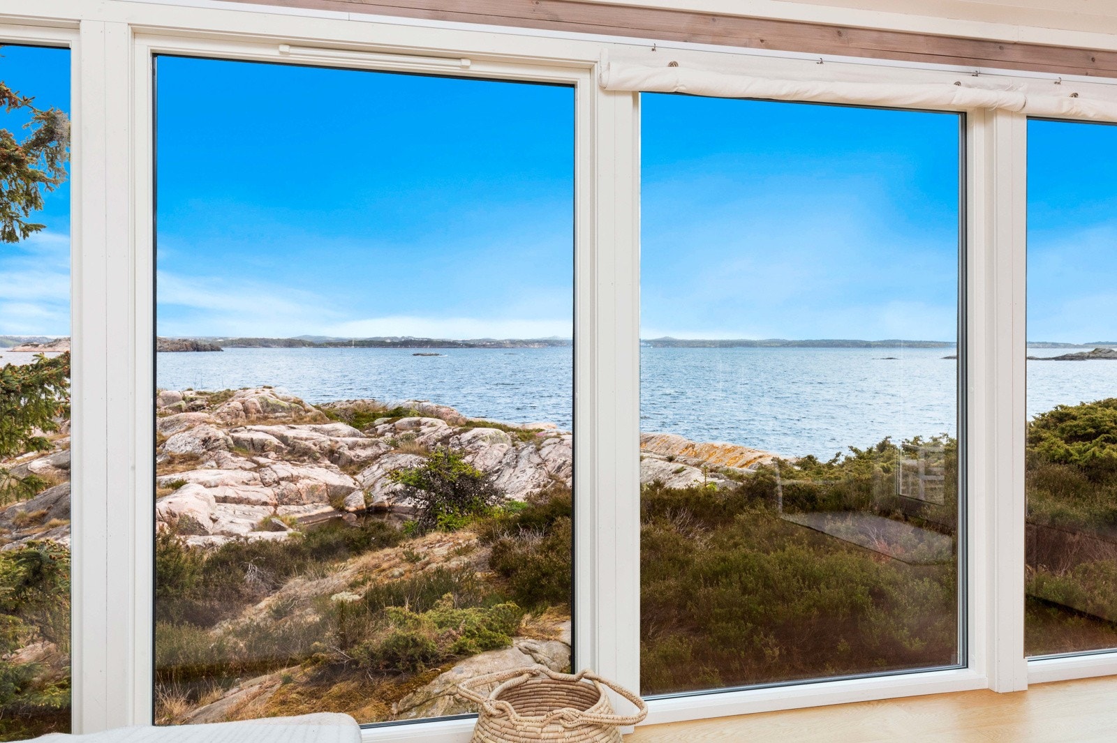 Panoramavinduer mot den herlige utsikten! Liker du ikke innsyn, er dette plassen! Galleribilde