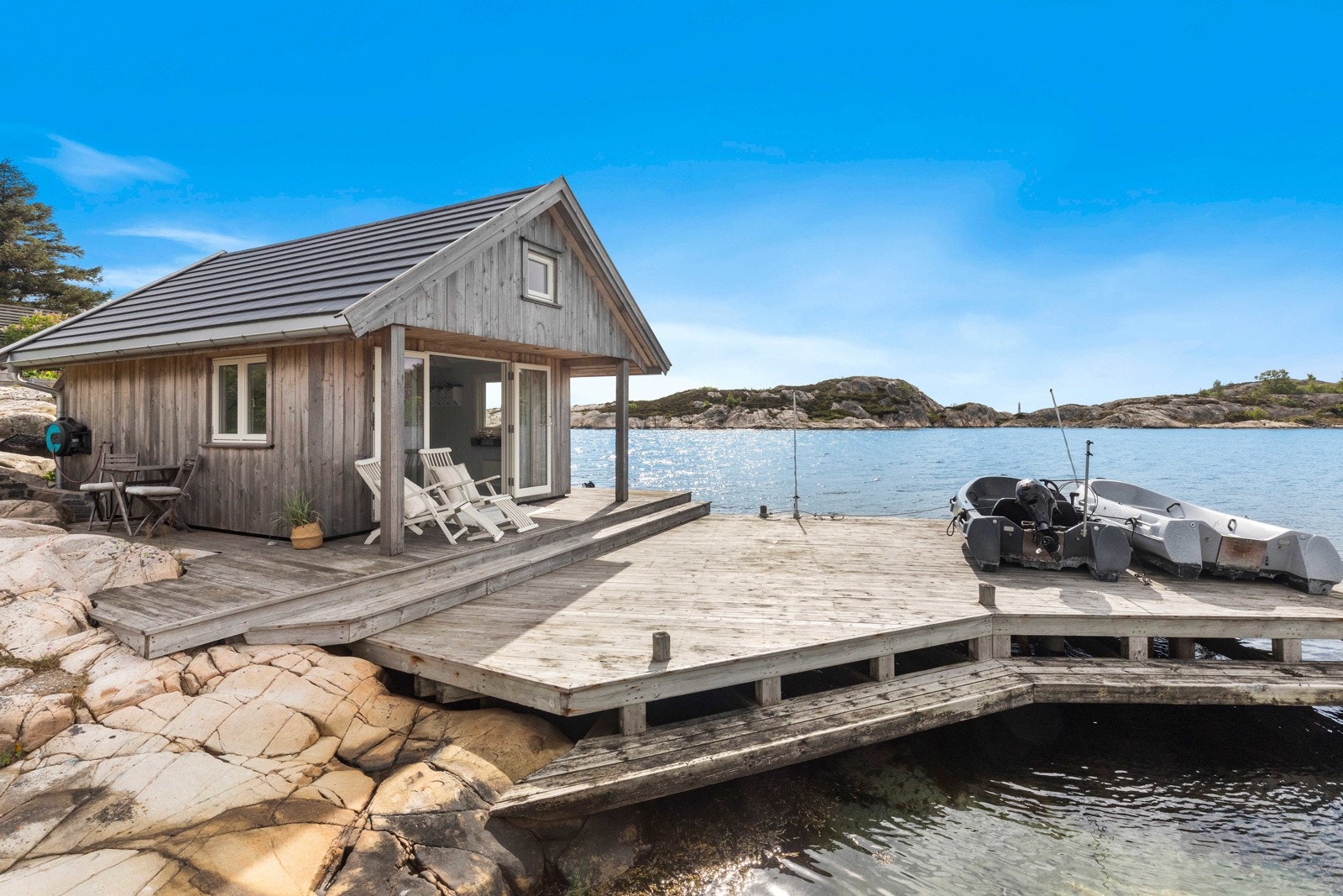 Sydvendt åpning til sjøboden. Galleribilde