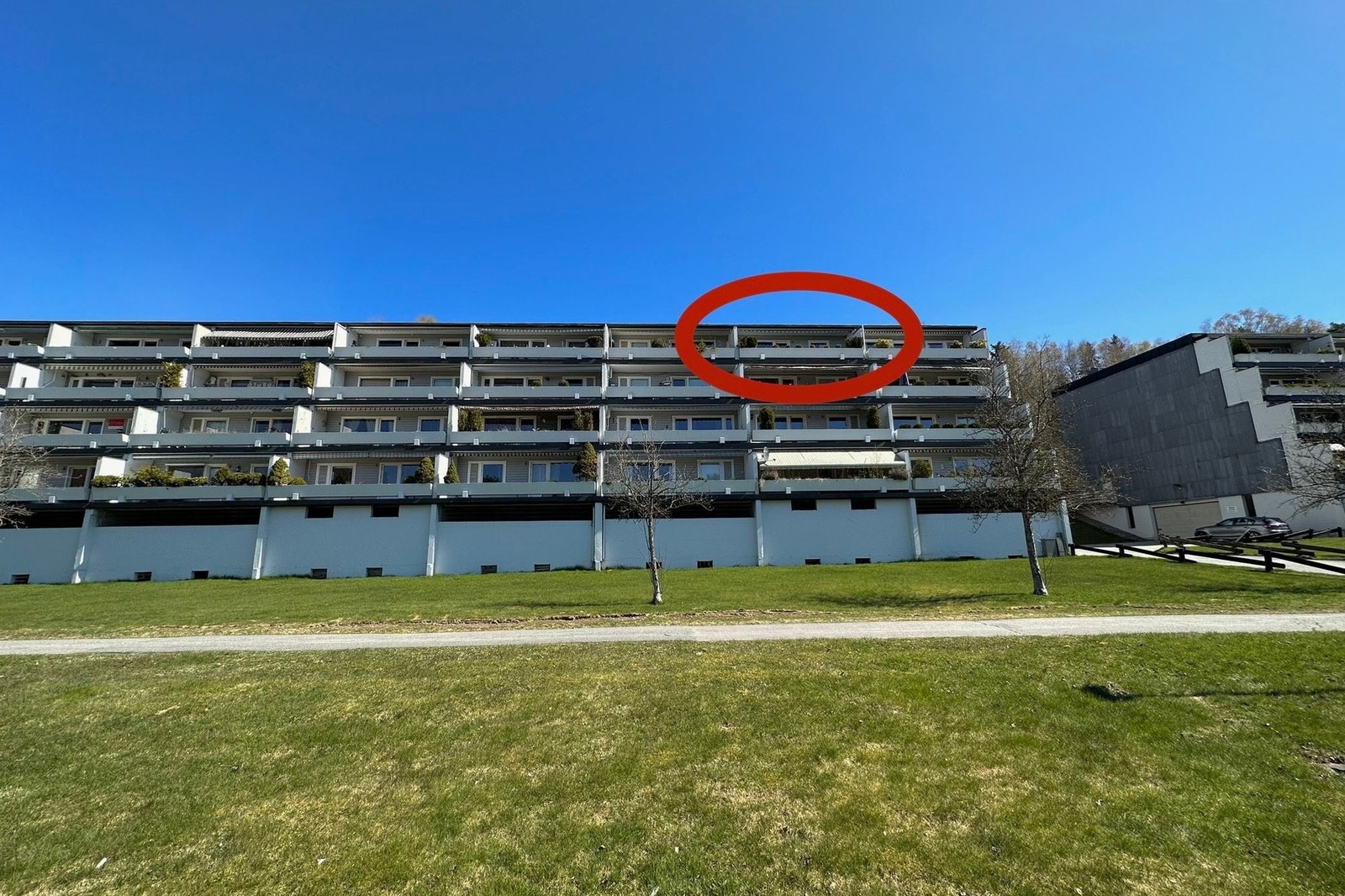 Leiligheten ligger i 3. etg. i et rolig og barnevennlig boligområde. Galleribilde