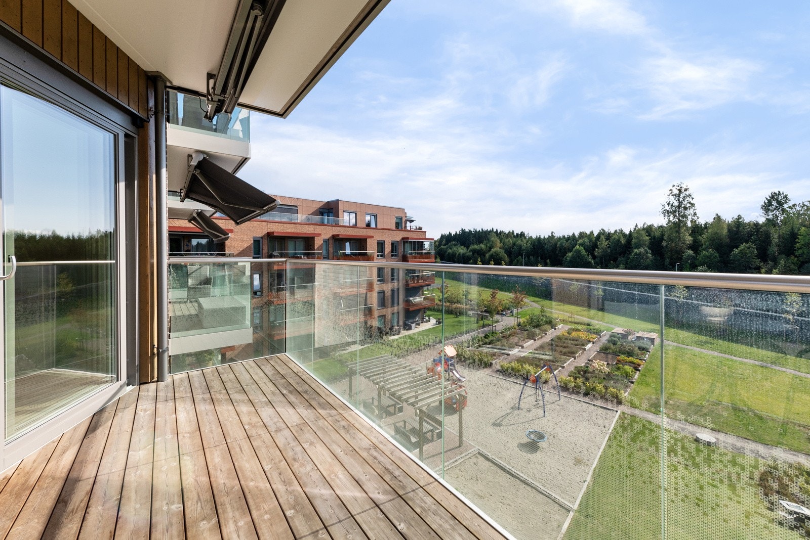 Motordrevet terrassemarkise Galleribilde