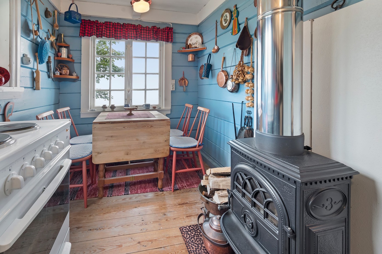 Koselig spiseplass på kjøkkenet Galleribilde