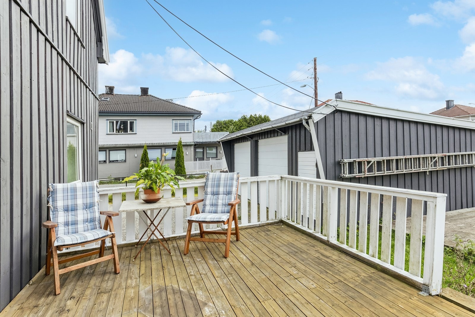 Sydvendt terrasse på ca. 18m2. Galleribilde