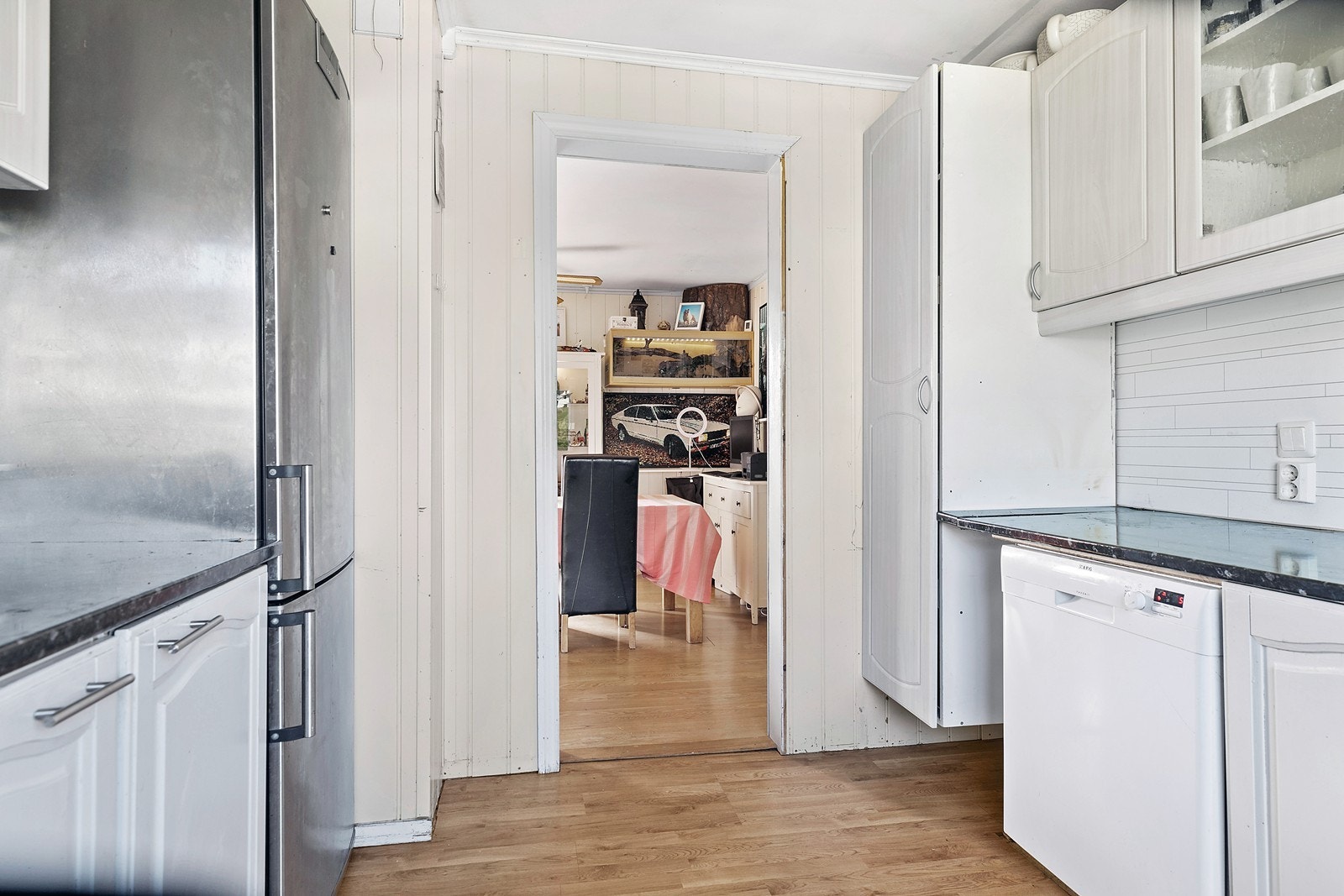 Godt med skap- og benkeplass Galleribilde