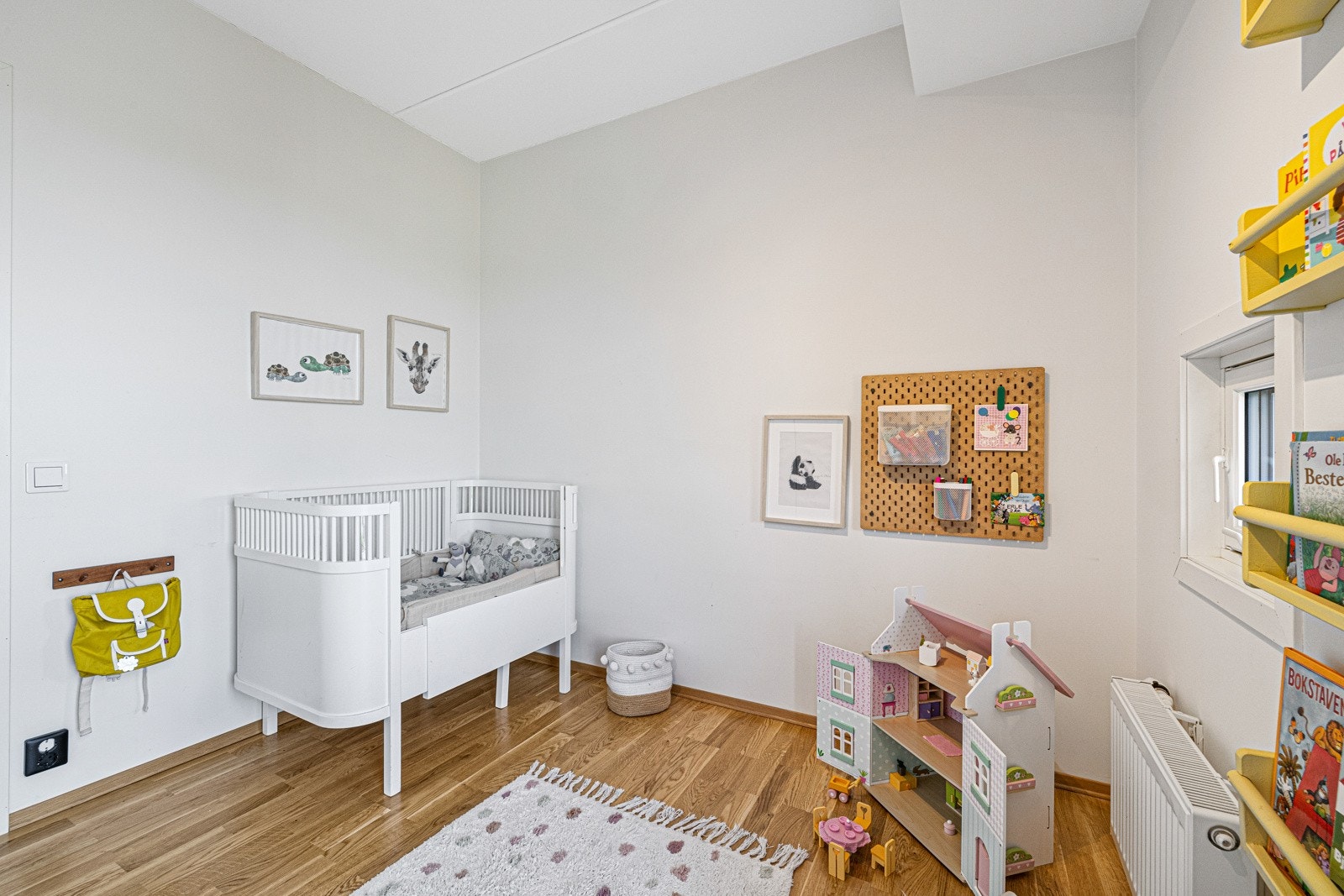 Leilighetens felleskostnader ligger på overkommelige 3.811,- per mnd. Galleribilde