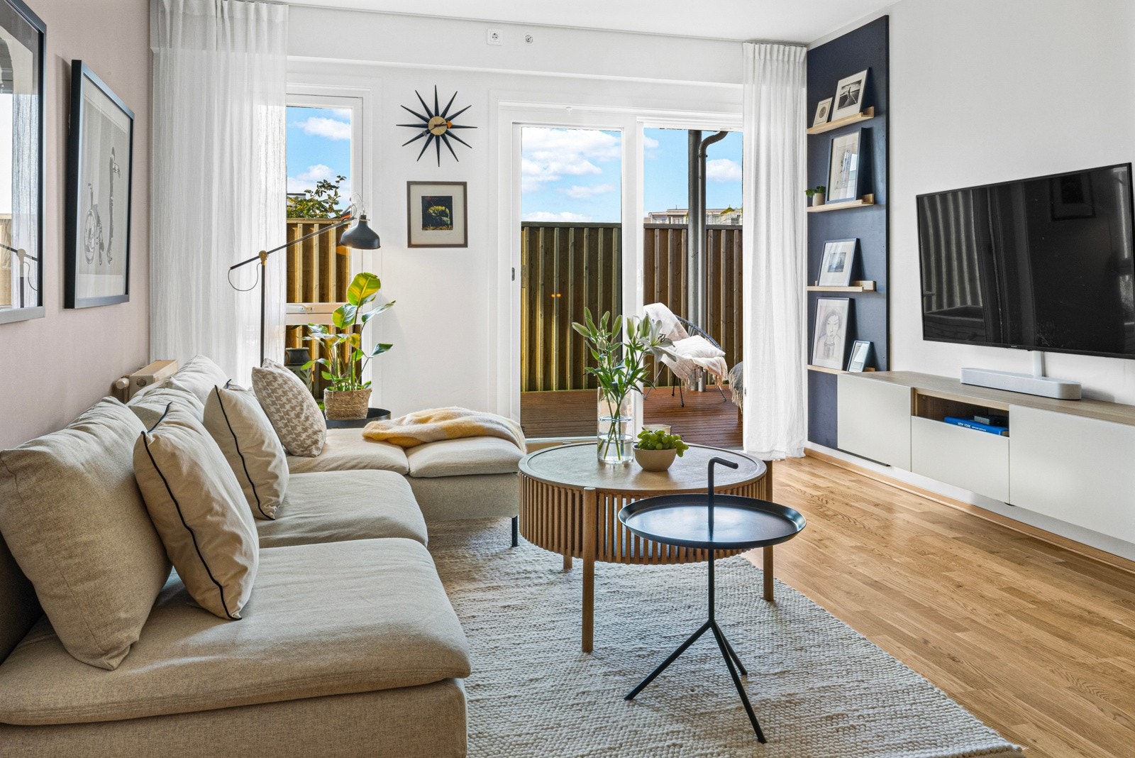 Leiligheten holder en topp standard med lekre materialer og moderne fargevalg. Galleribilde