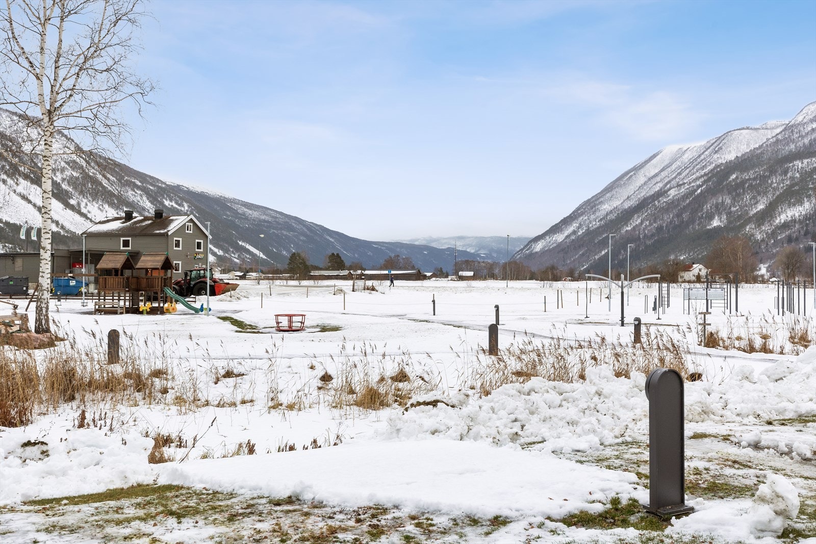 Nærhet til lekeplass og butikk Galleribilde