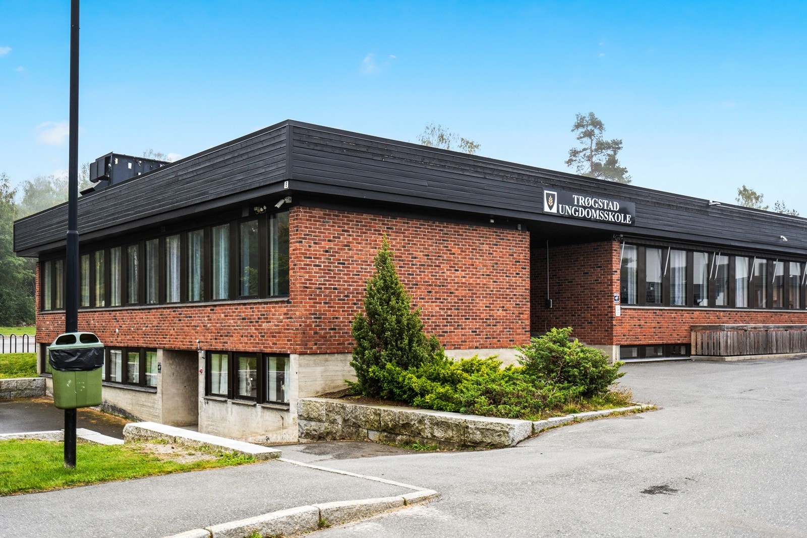 Skolen som nærmeste nabo Galleribilde