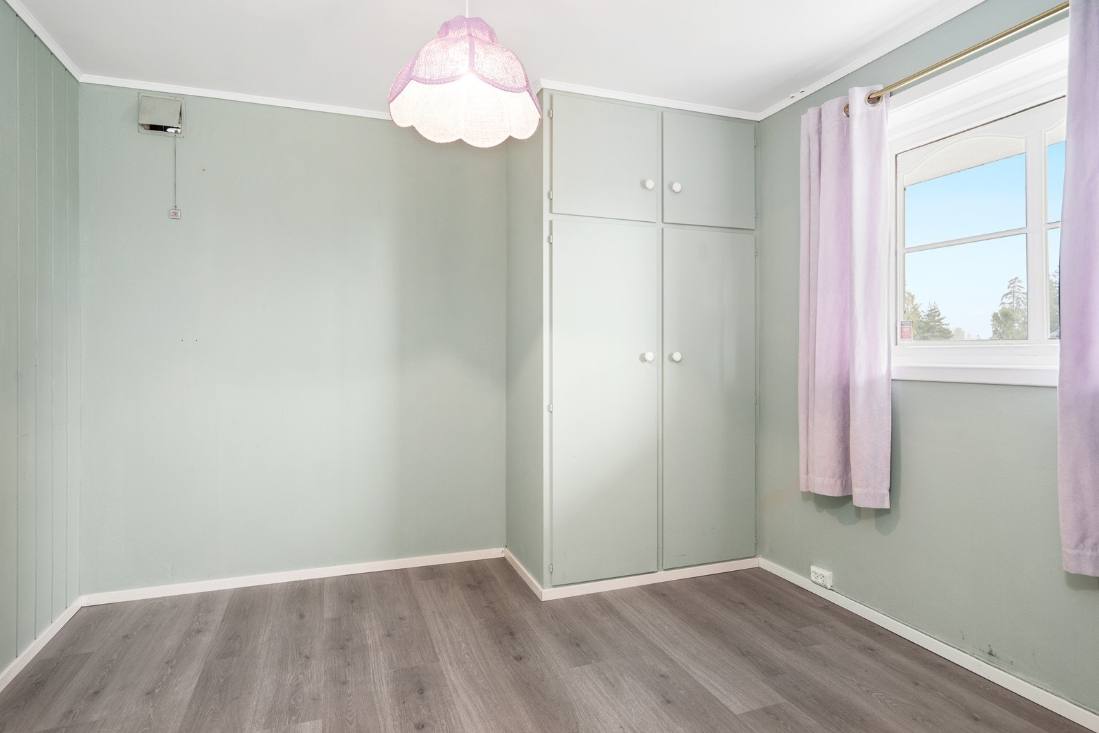 Soverom i underetasjen (ikke bruksendret fra garasje) Galleribilde