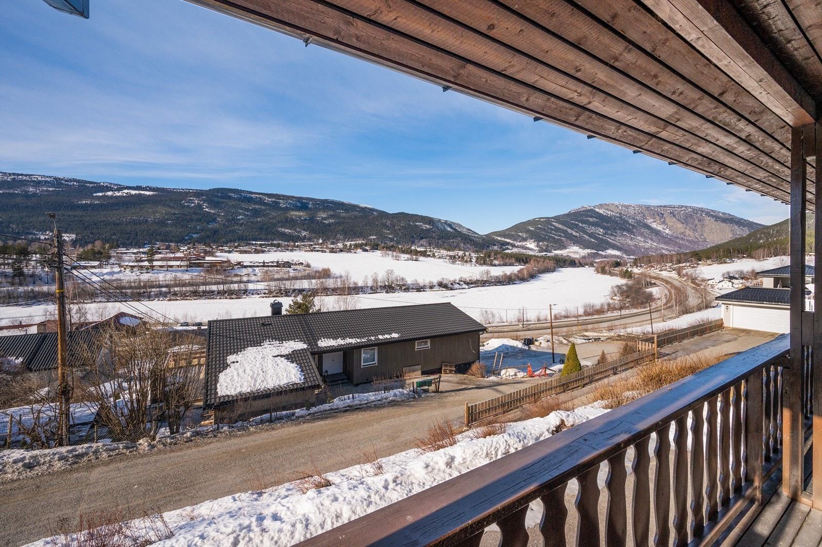 Utsikt mot blant annet Teigkampen Galleribilde