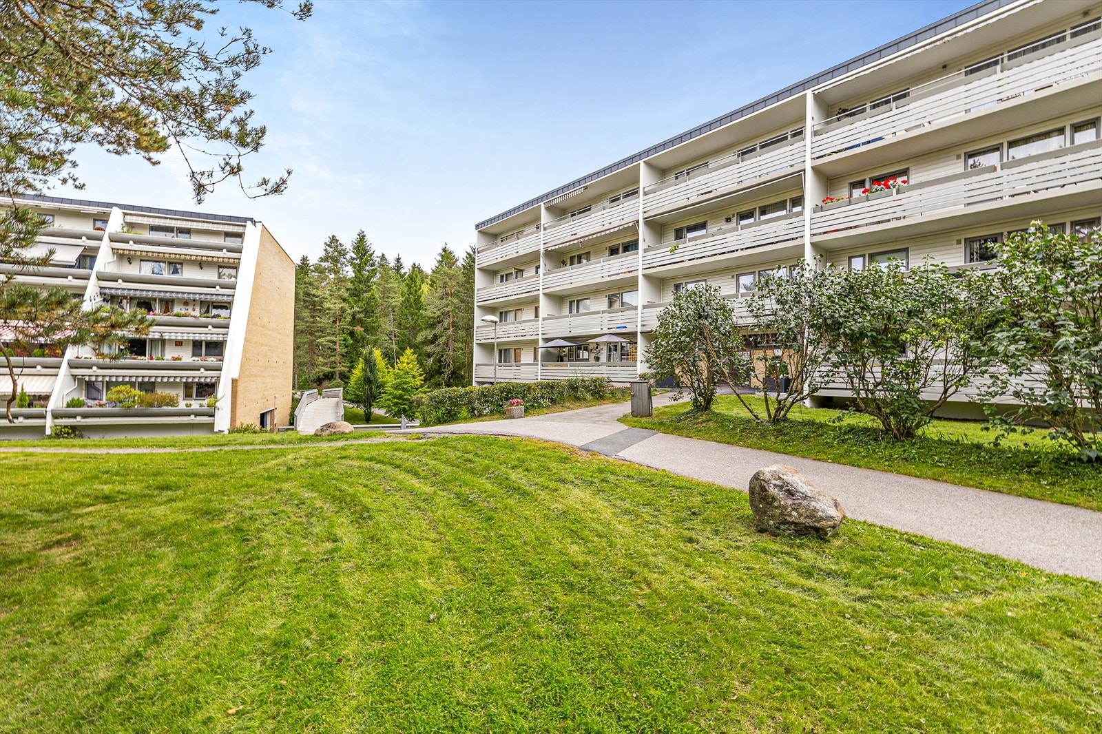 Boligen er en del av veldrevne Jesperud Sameie, som har god vedlikeholdshistorikk Galleribilde