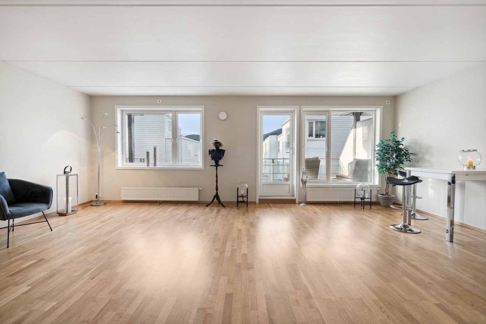 Boligen fremstår som lys og innbydene. Galleribilde