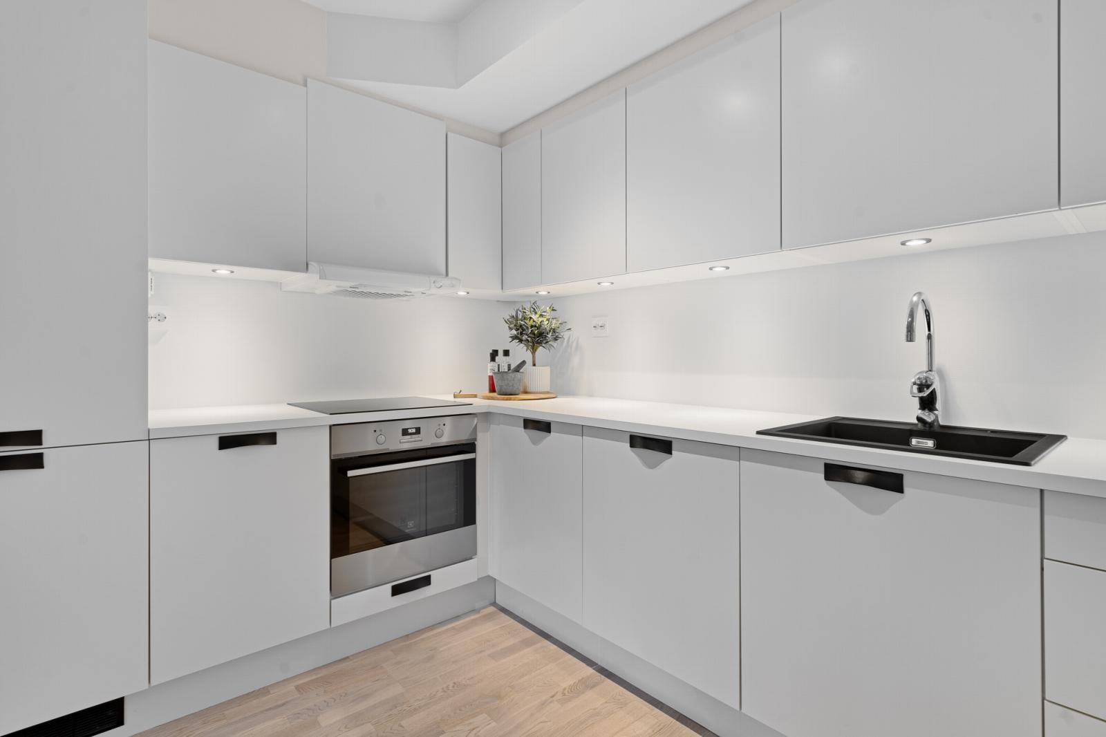 Kvalitetskjøkken fra HTH med hvitevarer fra Electrolux.