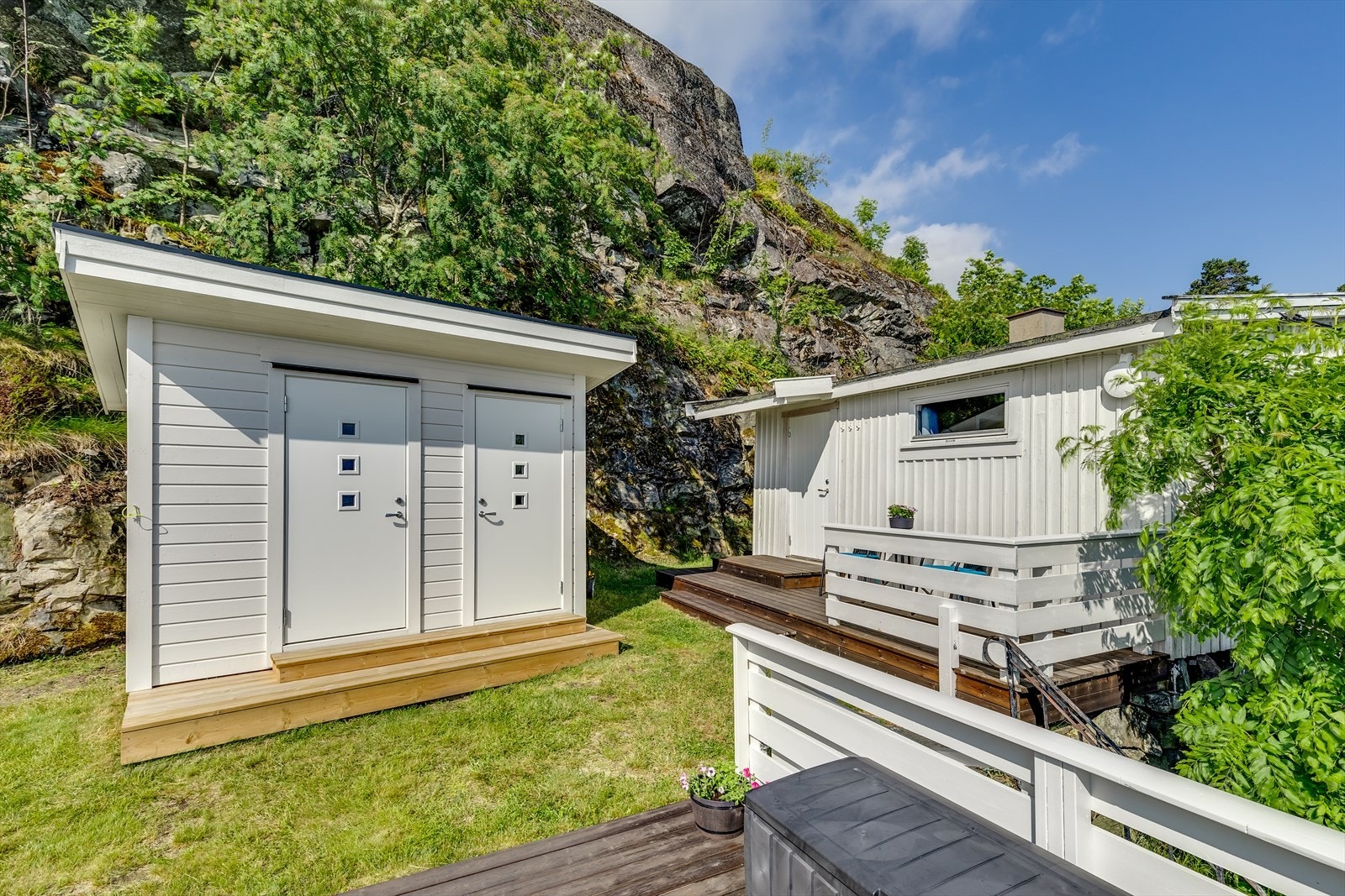 Flott nytt uthus på 5 kvm - med wc og bod. Galleribilde