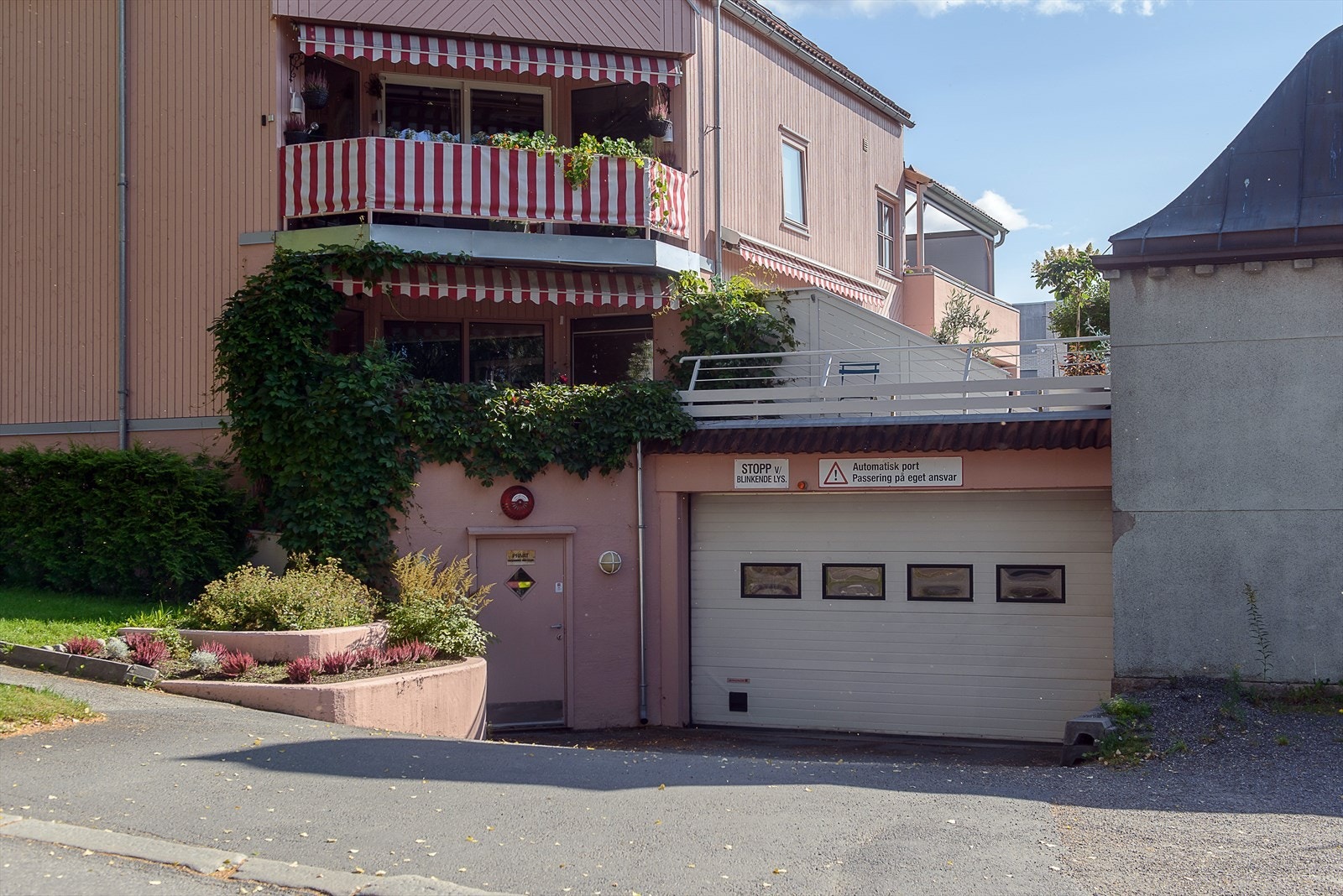 Parkering i felles garasjeanlegg Galleribilde