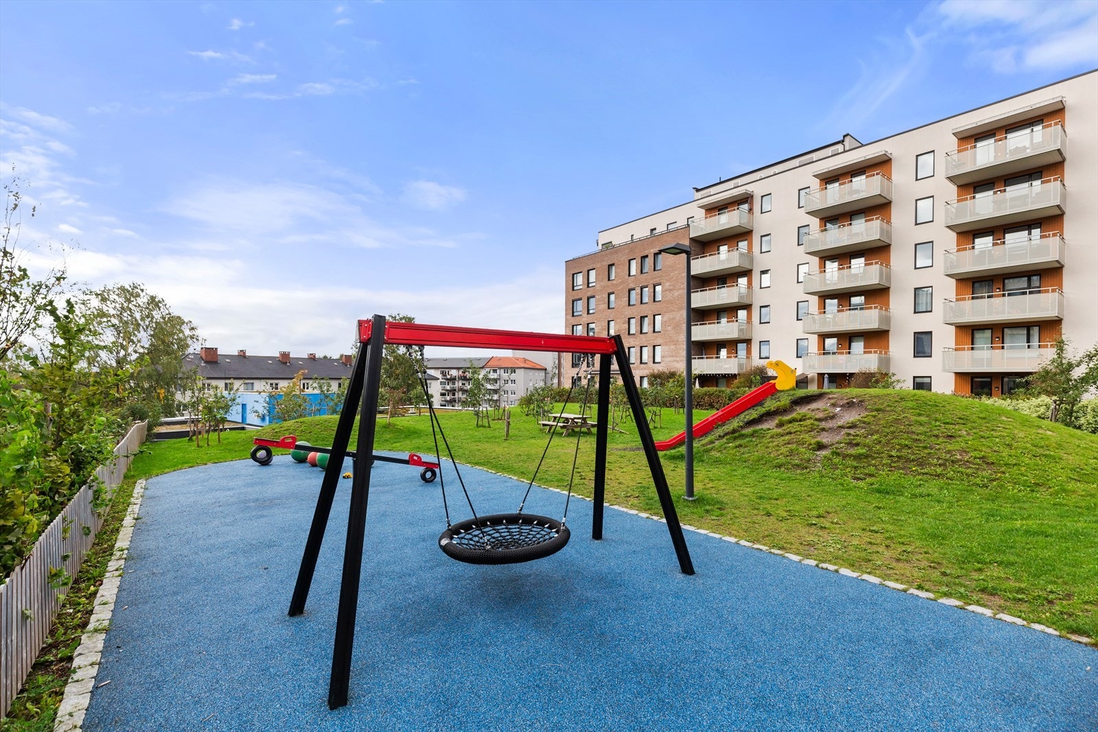 Sameiet har flotte og fine fellesarealer - Et barnevennlig og hyggelig område med fine lekeplasser. Galleribilde