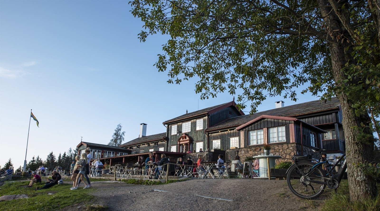 Populære Grefsenkollen ligger like i nærheten. Her arrangeres festivalen Over Oslo hver sommer. Galleribilde