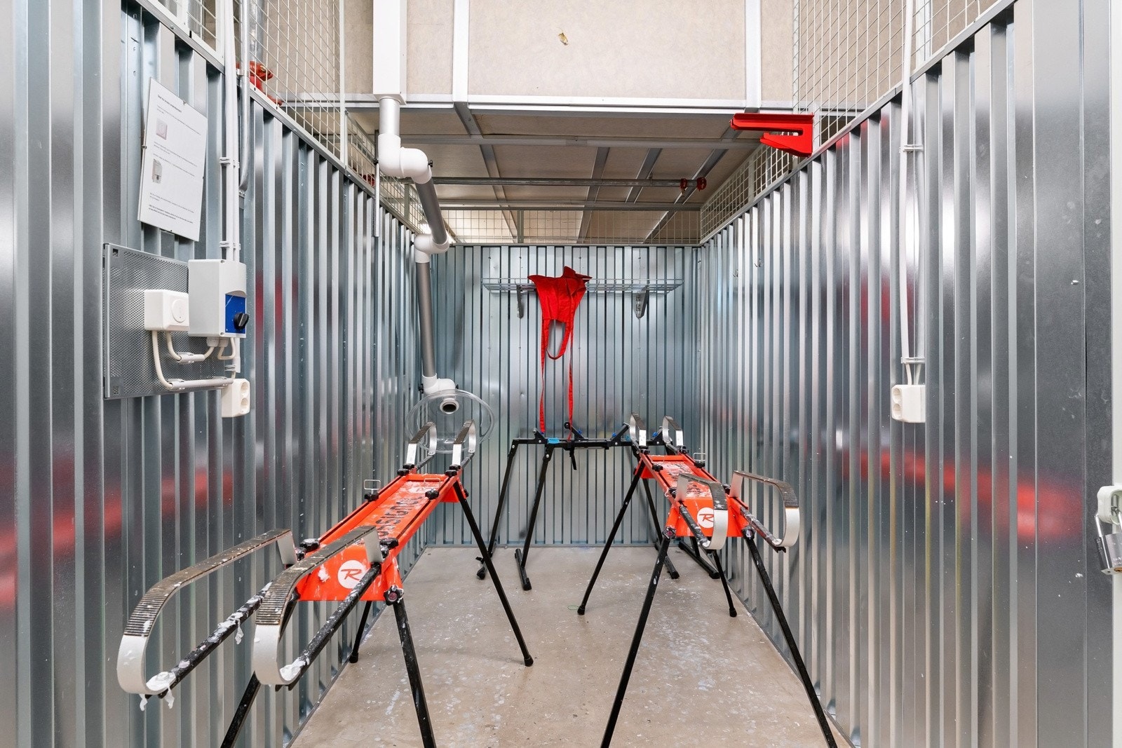 I kjelleren finnes felles smørebod for den skiglade. Her har du også utstyr for å vedlikeholde sykkelen din. Galleribilde