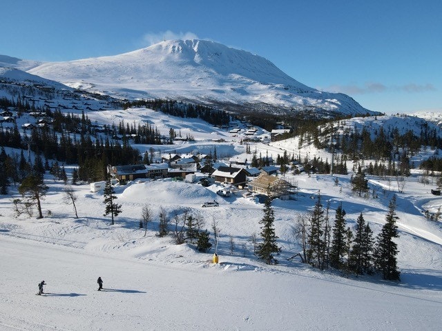 Ski inn / ski ut - byggingen av hyttefeltet Sjå i bakkant Galleribilde