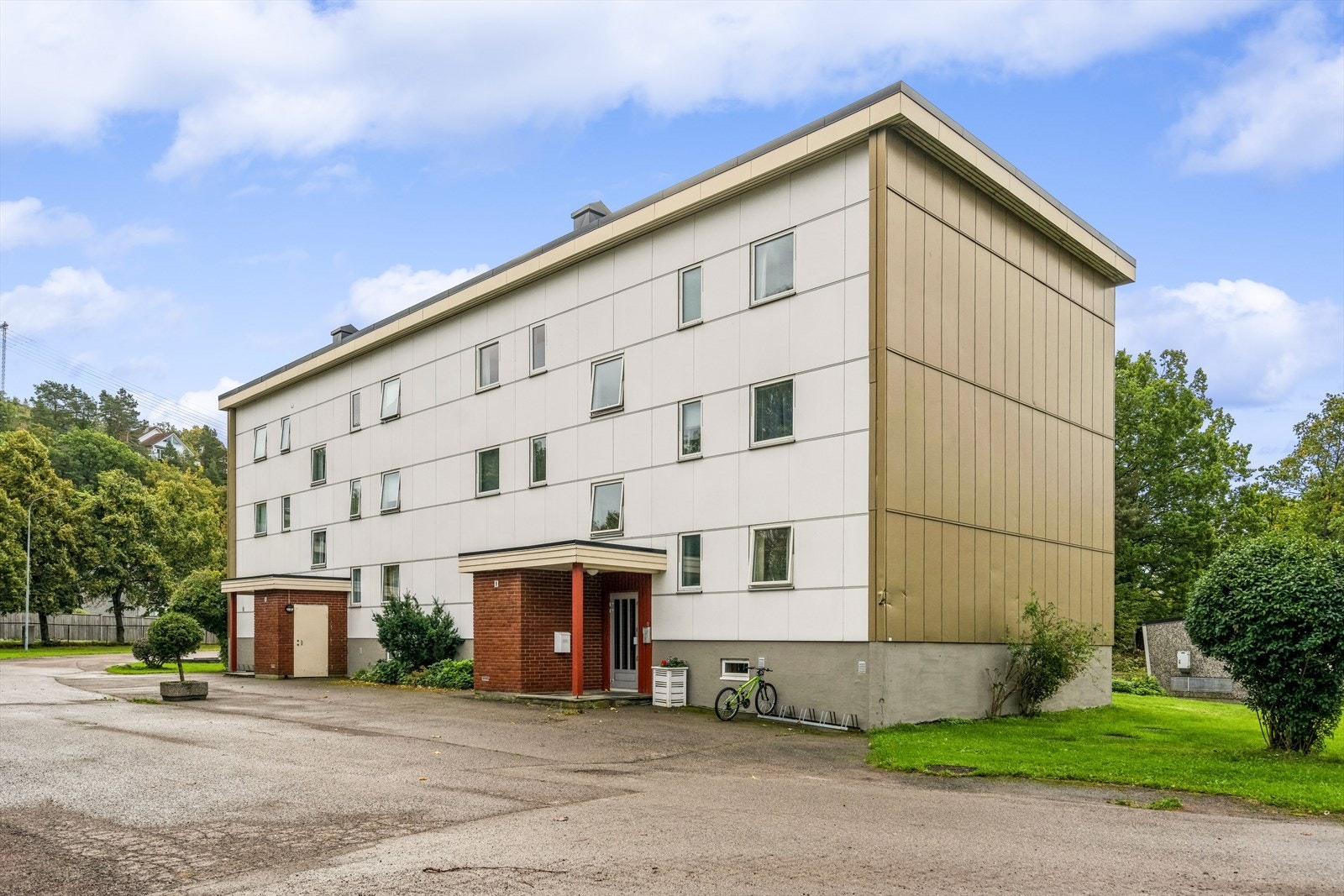 Fasade - Inngangsparti Galleribilde