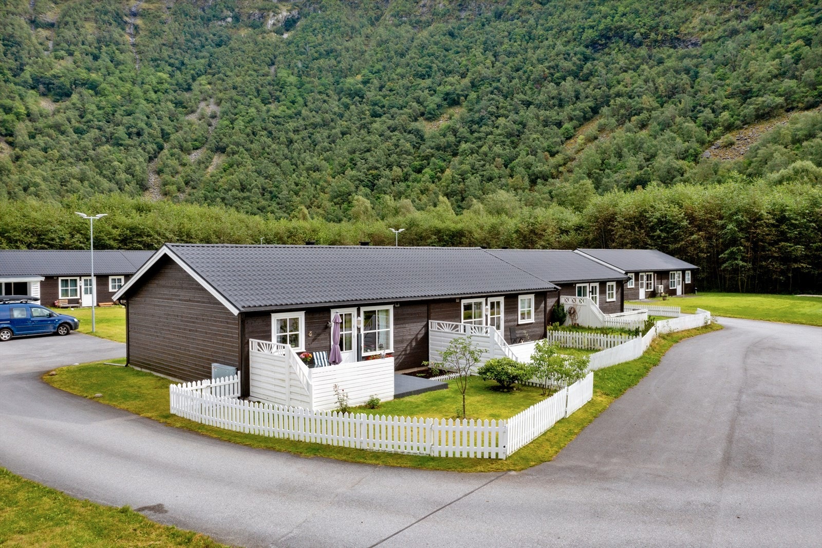 Fin endeleilegheit med eigen hage Galleribilde