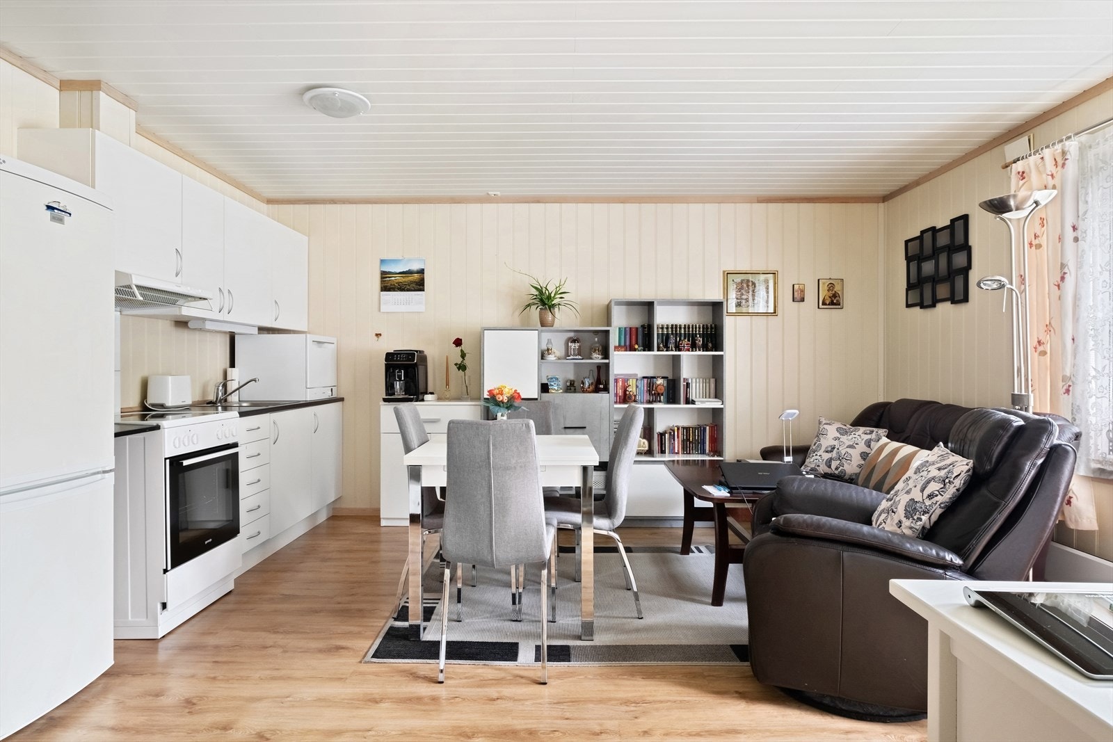 Stove og kjøkken i open løysing Galleribilde