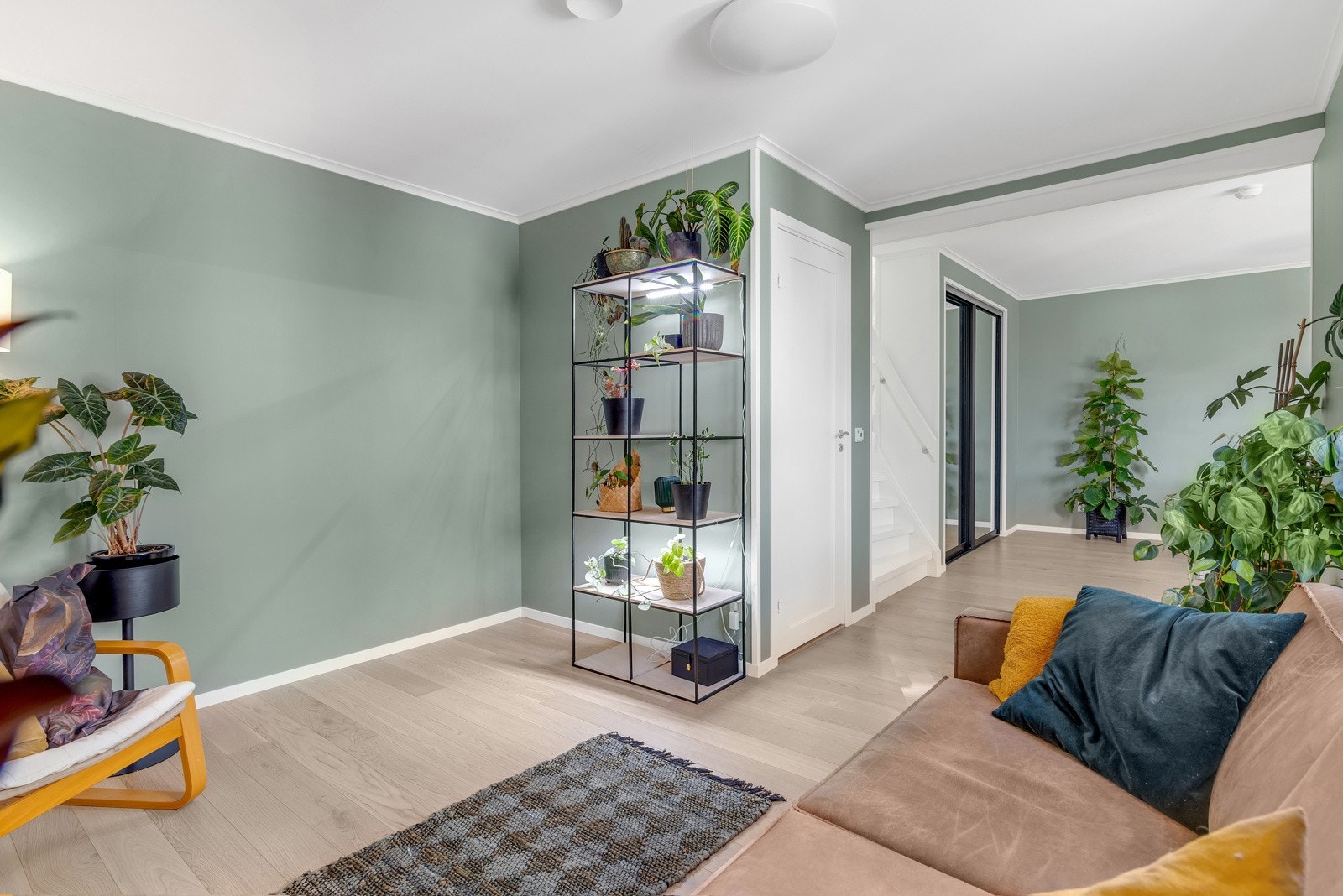 Leiligheten har en generell god standard med gulvflater belagt med en-stavs parkett. Galleribilde