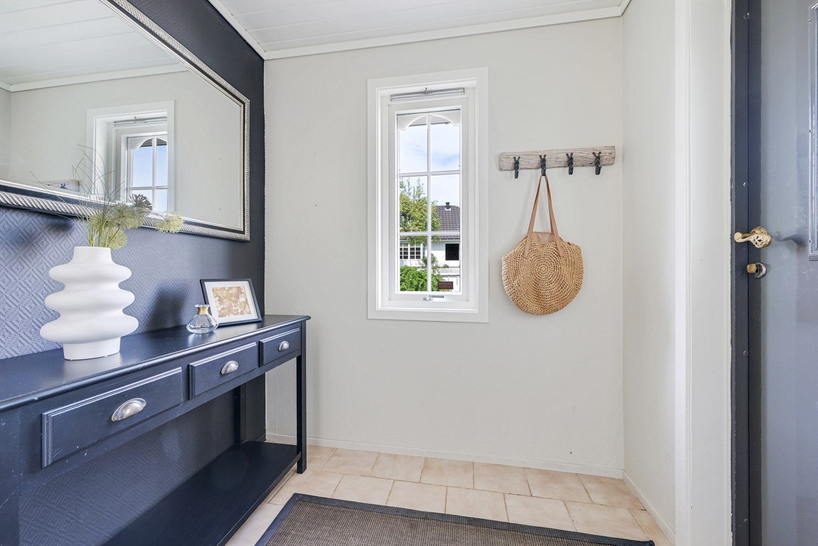 Flislagt vindfang. Galleribilde