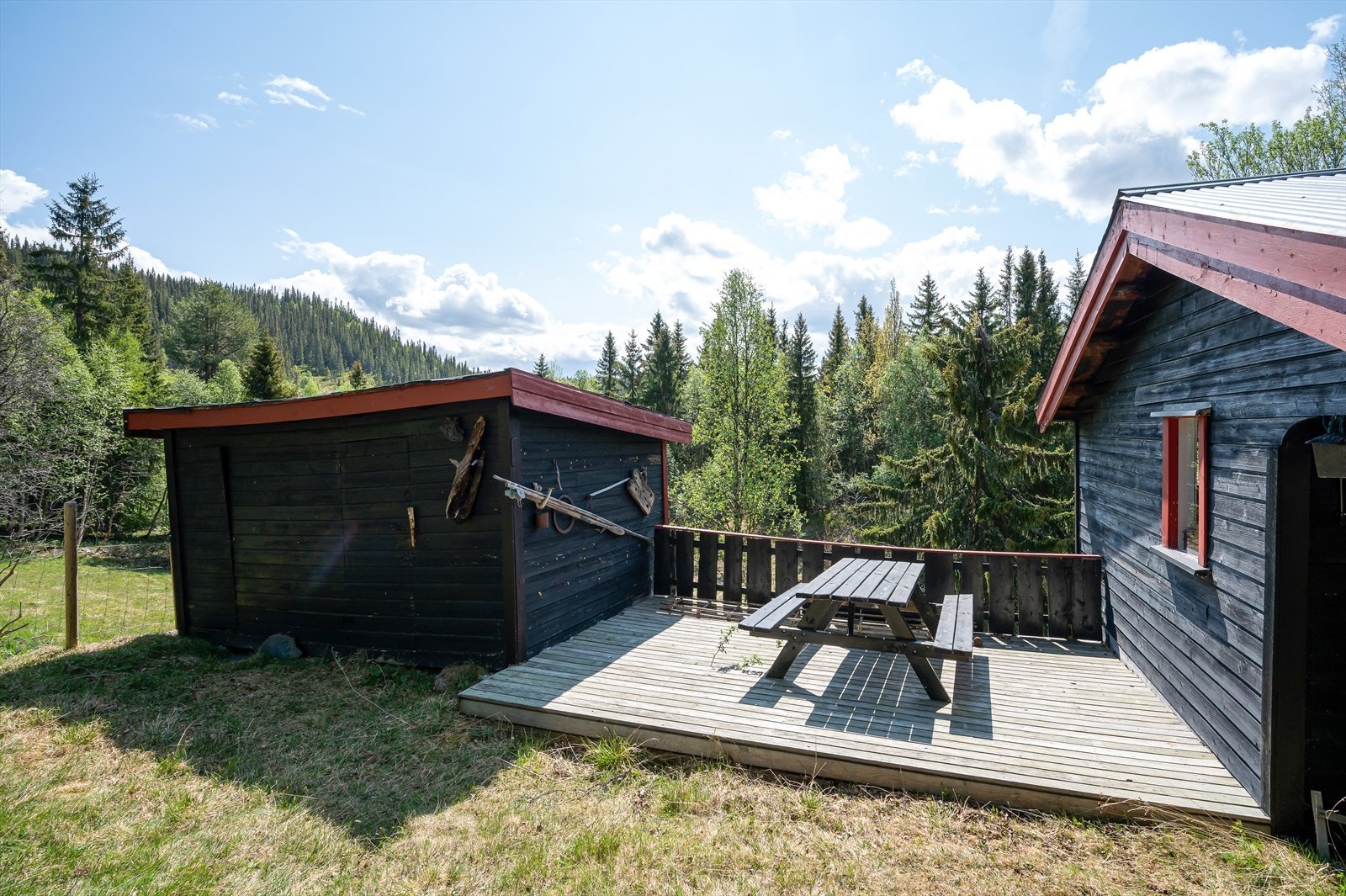Solveggen på terrassen frister både sommer og vinter Galleribilde