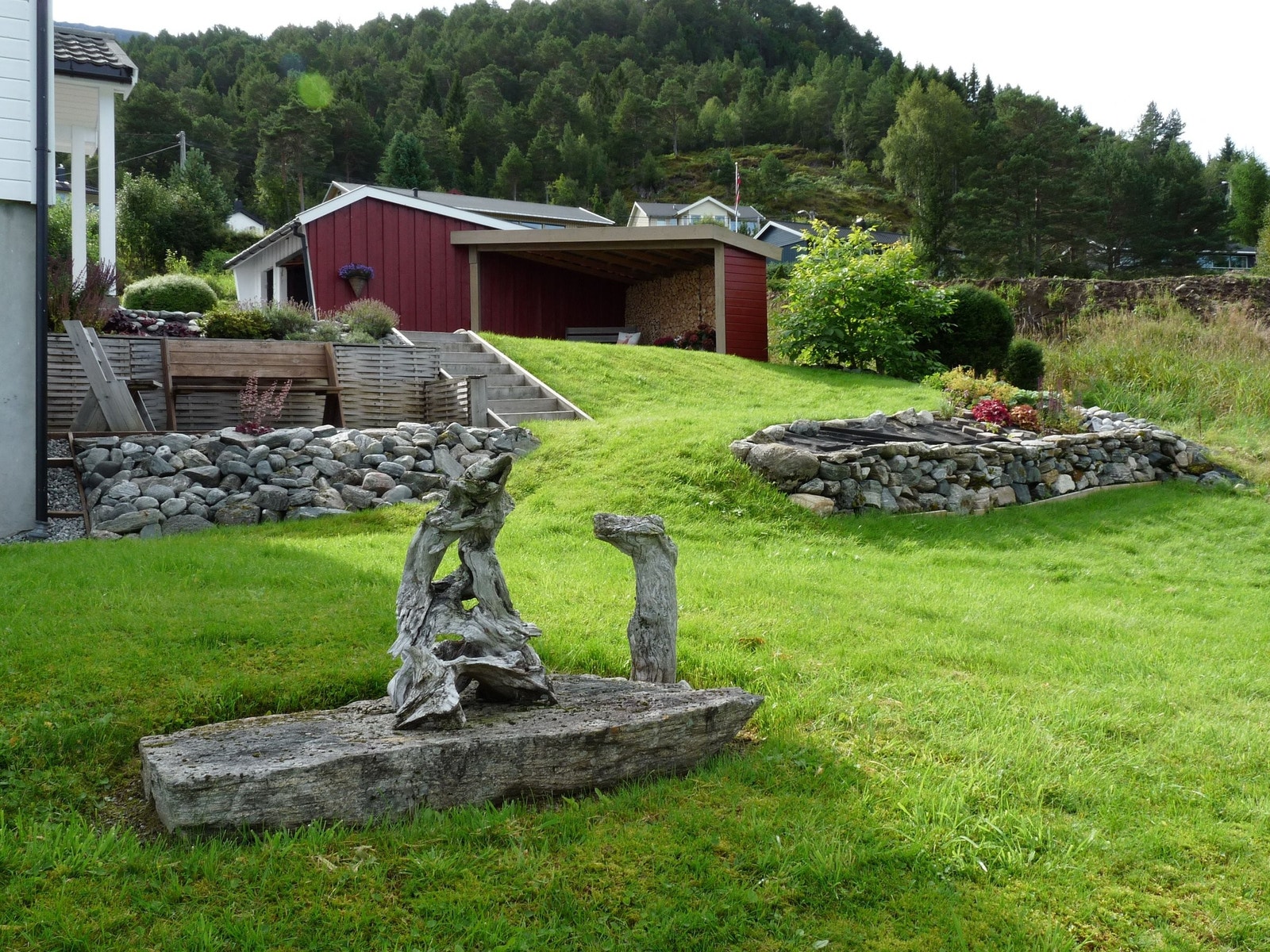 Fine utearealer med flere terrasser Galleribilde