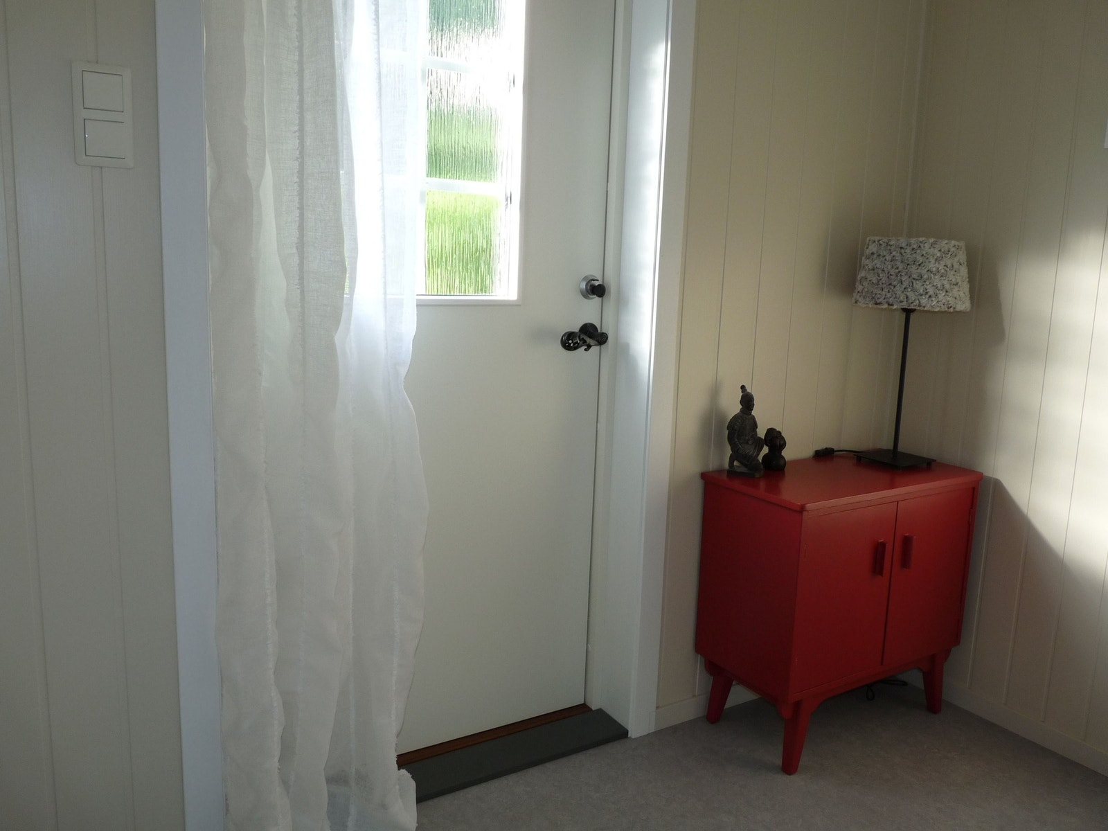 Original inngangsparti med tilgang til bad, og trapp til loftsetasje Galleribilde