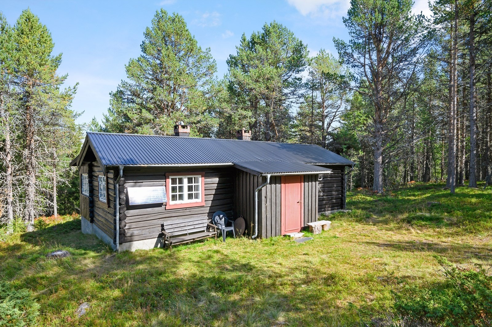 Eiendommen ligger i rolige og fredlige omgivelser innenfor Lomsetra. Galleribilde